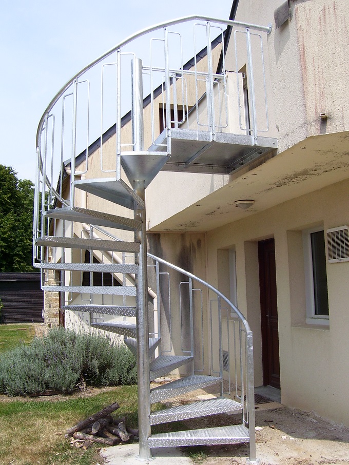 escalier métal en colimaçon galvanisé