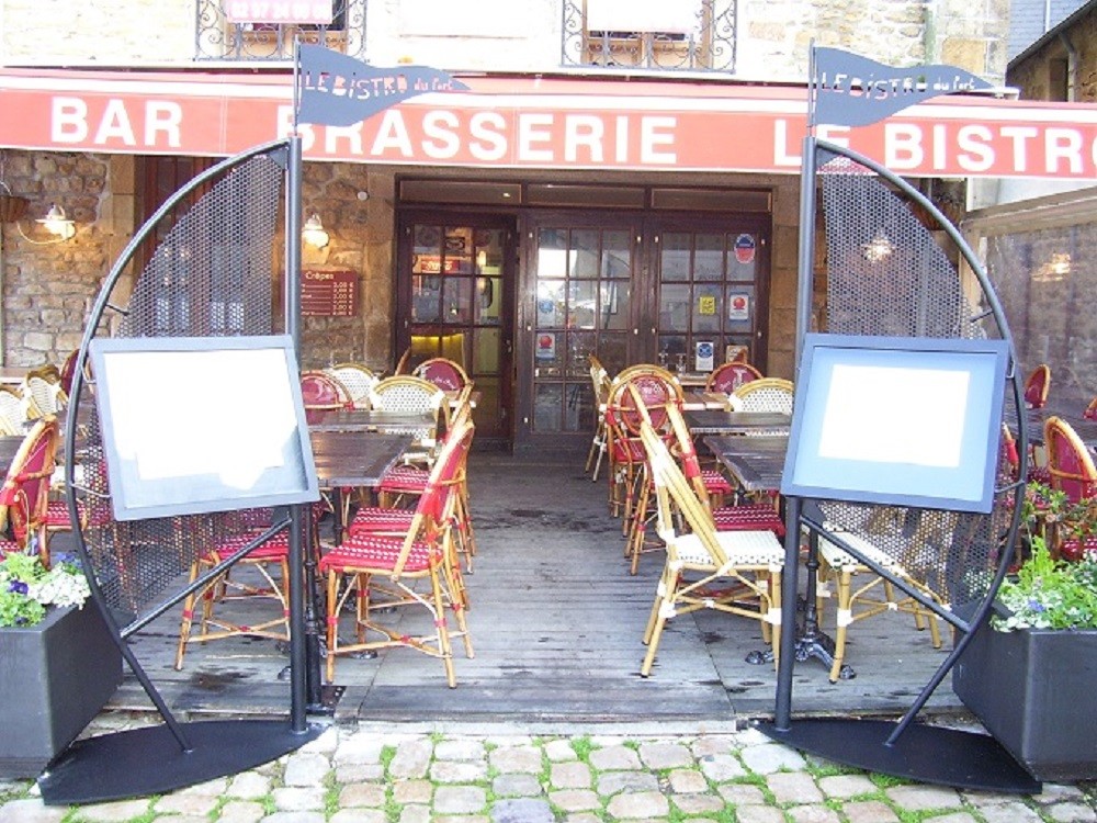 Porte menus fer forge à Auray